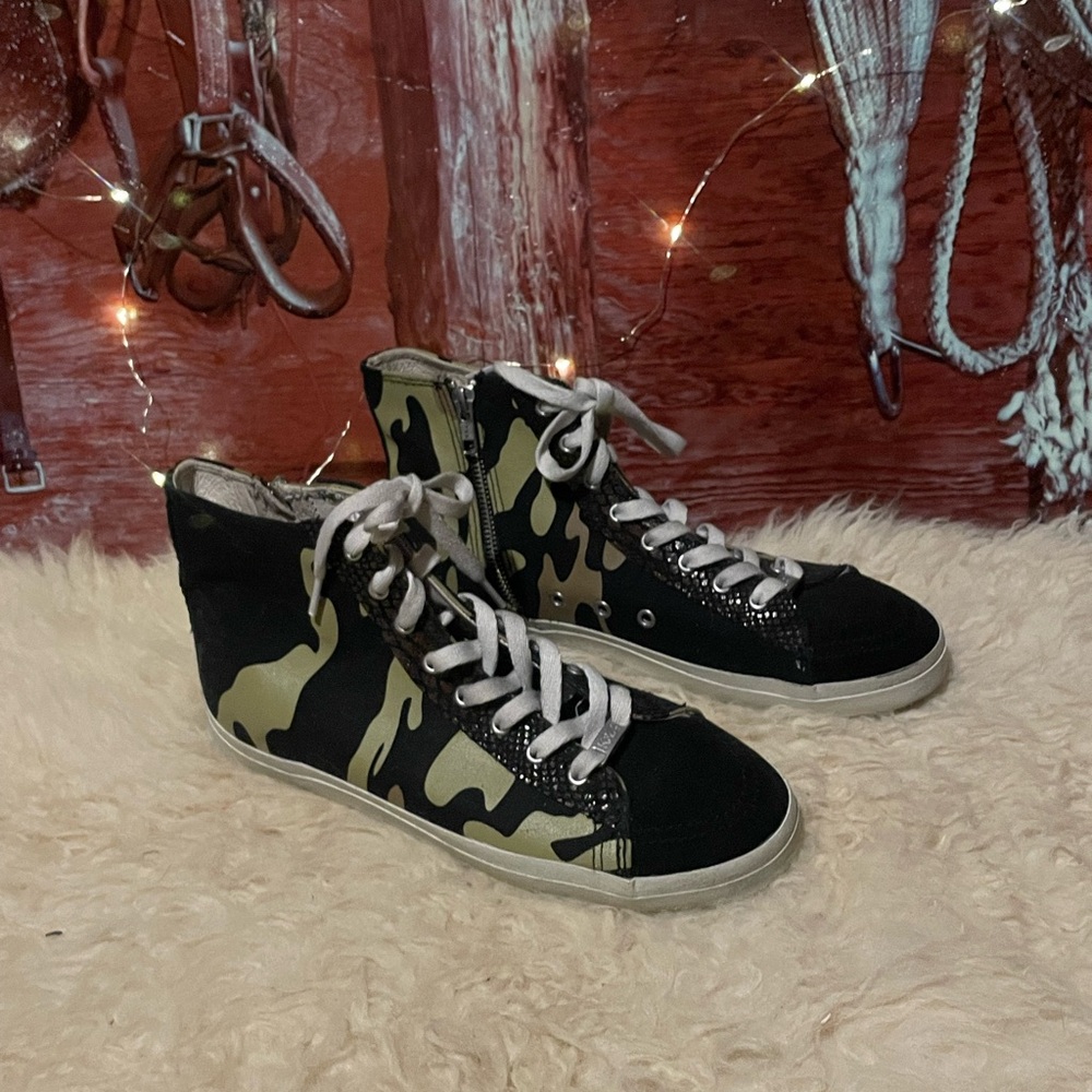Kim & Zozi camouflage sneakers